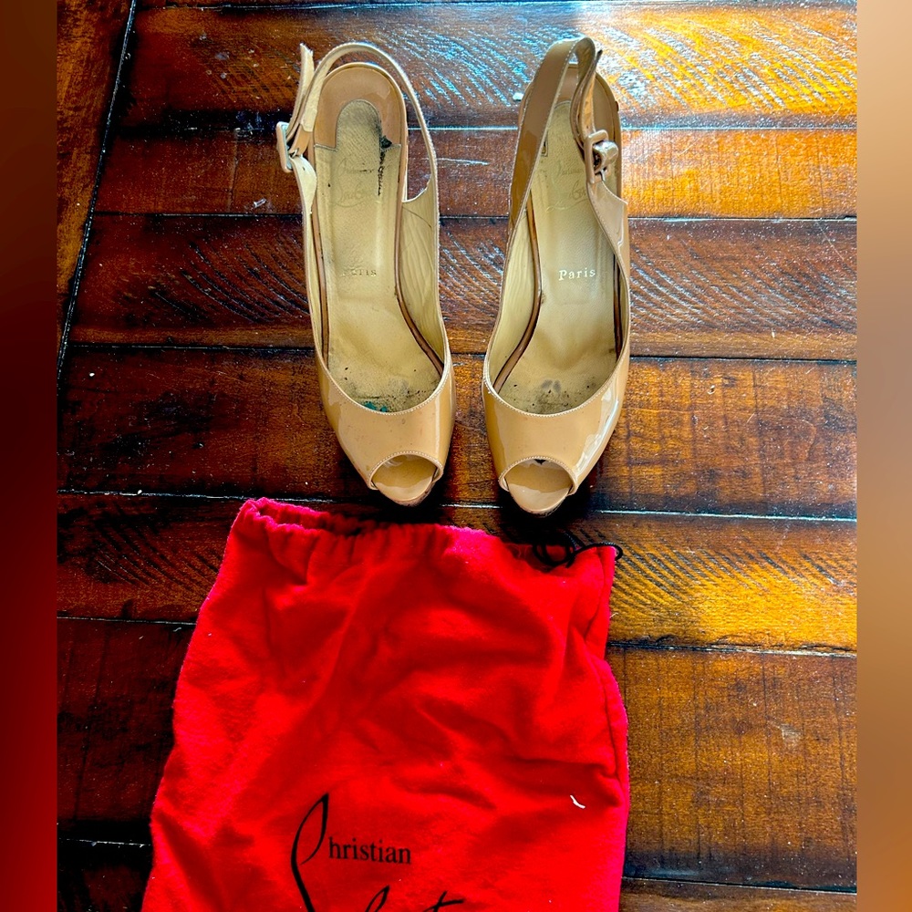 Christian Louboutin Nude patent peep toe cork espadrilles